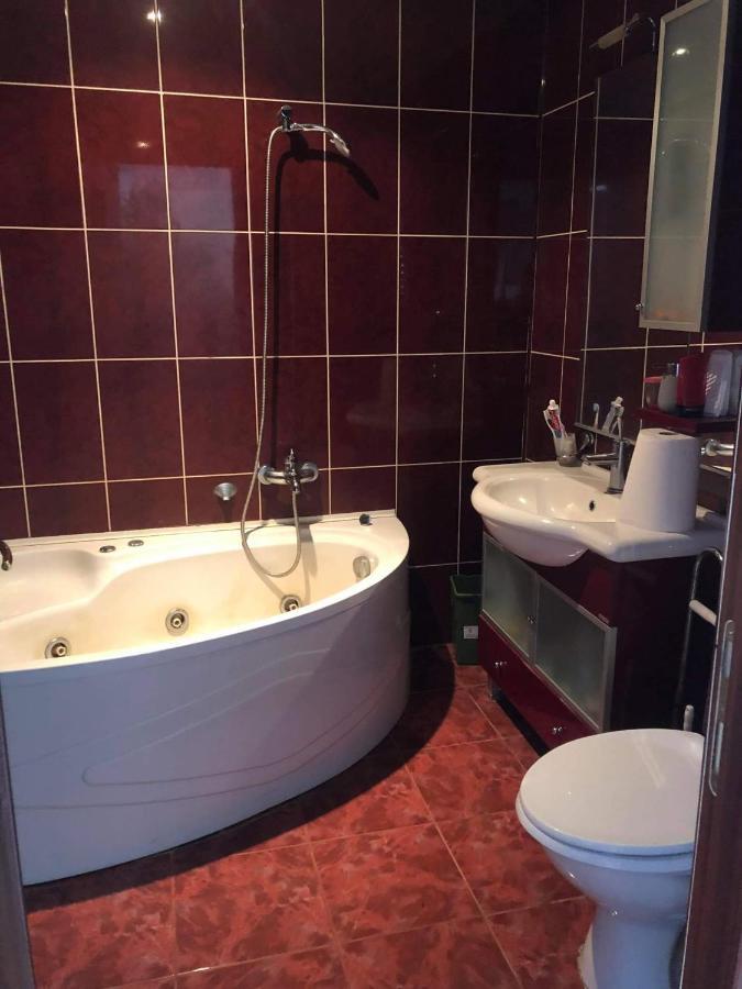 Apartament Appartamento Râmnicu Vâlcea Esterno foto